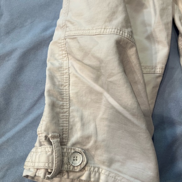 White long shorts with numerous pockets - Picture 5 of 5